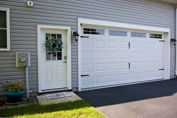24/7 Emergency Garage Door Panel Replacement experts in Albion, MI